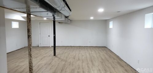 135 Cooper Ave, Iselin NJ 08830-2003 exterior