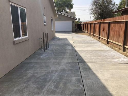 919 Southgate Dr, Bakersfield CA 93304-5150 exterior