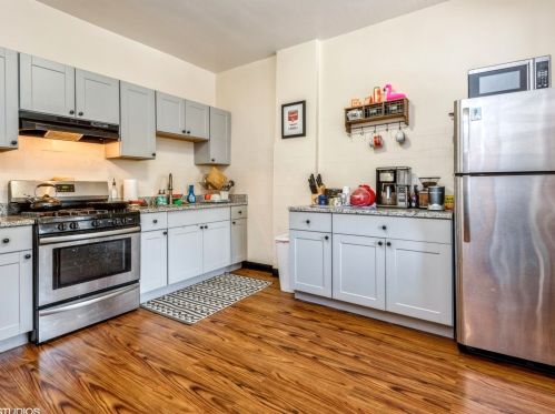 5713 Giddings St, Chicago IL 60630-3106 exterior