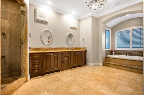 1241 Valencia Mesa Dr, Fullerton CA 92833-2220 exterior