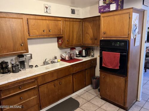 3241 Monte Vis Dr, Tucson AZ 85712-1630 exterior