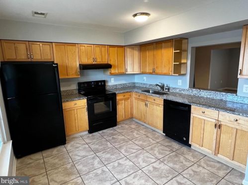 177 Cedar Walk Cir, Leesburg, VA 20176-4456