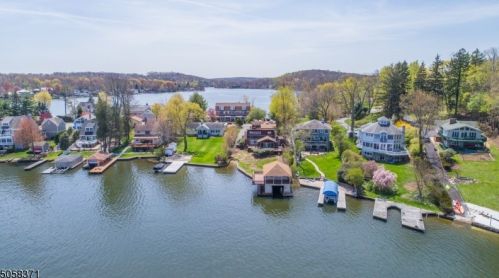 13 Pt Pleasant Rd, Hopatcong NJ 07843-1323 exterior