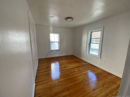 106 Derby Ave, Derby CT 06418-2010 exterior