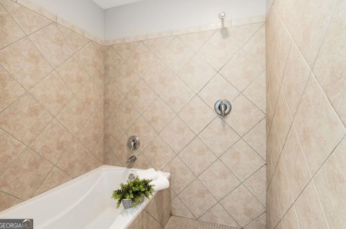 1269 Mackintosh Park, Atlanta GA 30318-4172 exterior