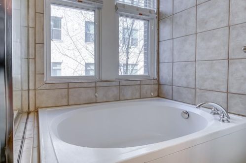 706 Cosmopolitan Dr, Atlanta GA 30324-3615 exterior