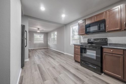 1806 Comanche Ave, Tampa FL  33610-8224 exterior