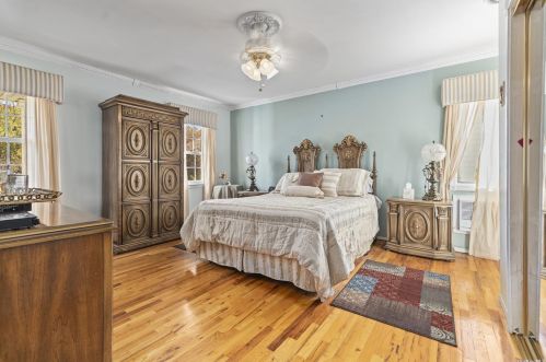 76 Grissom Way, Hauppauge NY 11788-4416 exterior