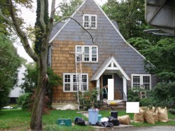 12 Glastonbury Oval, Newton, MA 02468-1638