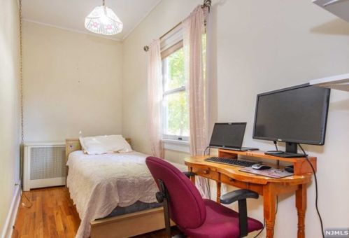 128 Grand St, N Milford NJ 07646-2626 exterior