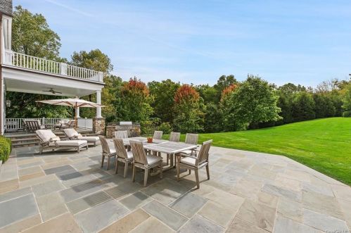 5 Dellwood Farm Way, Armonk NY 10504-1249 exterior