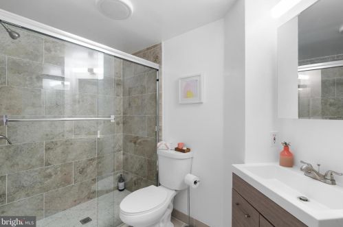 2120 N St, Washington DC  20037-3012 exterior