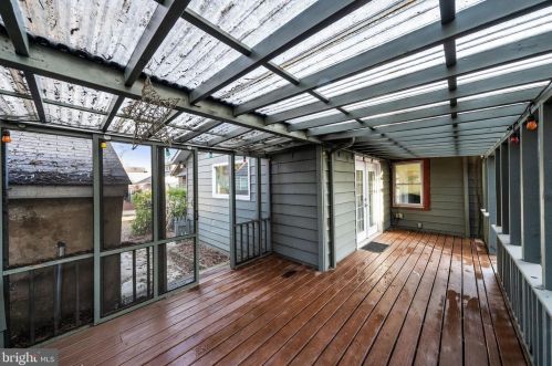 1504 Lawrence St, Washington DC 20017-2913 exterior