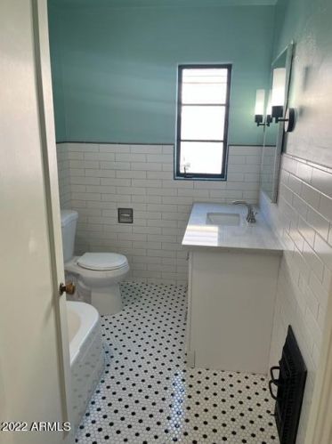 2041 16 Ave, Phoenix AZ 85021-5411 exterior