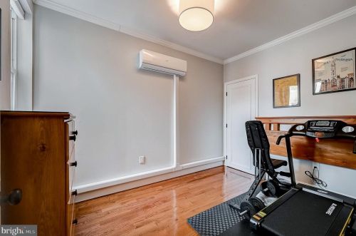 1930 Juniper St, Philadelphia PA 19148-2218 exterior