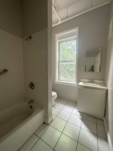 3 Fallkill Pl, Poughkeepsie NY  12601-1804 exterior