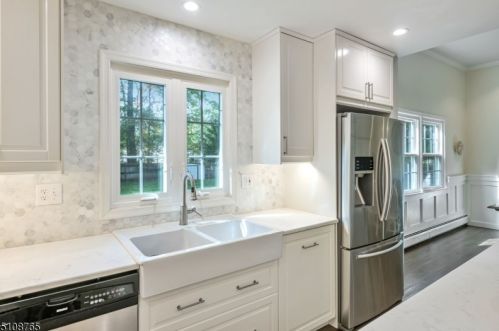 162 Bee Mdw Pkwy, Whippany NJ exterior