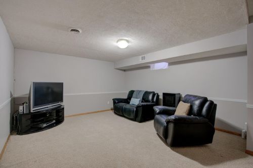 4585 Clf Rdg Ct, Saint Paul MN 55123-1852 exterior