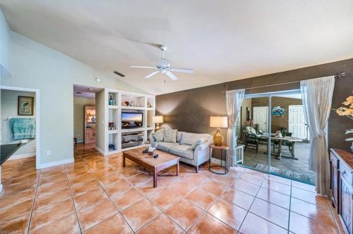 3625 3 Ave, Naples FL 34117-3024 exterior