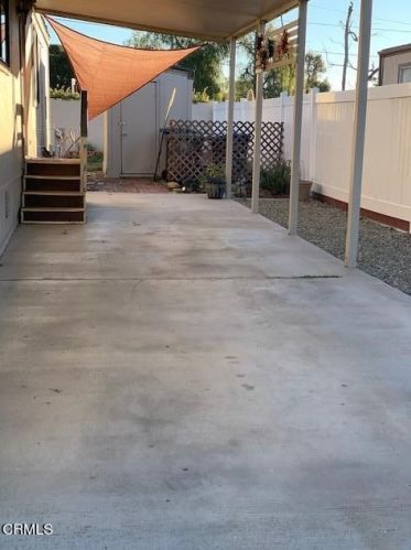 2404 Apple Ln, Oxnard CA 93036-1554 exterior