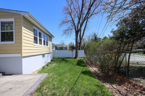 3 Cloverfield Rd, Valley Stream NY exterior