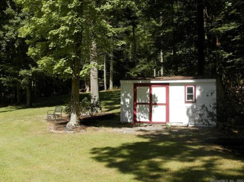 136 Putnam Pike, Killingly CT 06241-1628 exterior