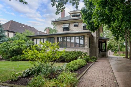 118 Elm Ave, Elmhurst, IL 60126-2607