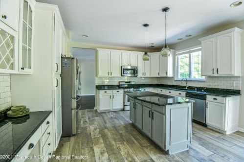 5 Markus Ct, Jackson Twp NJ  08527-2886 exterior