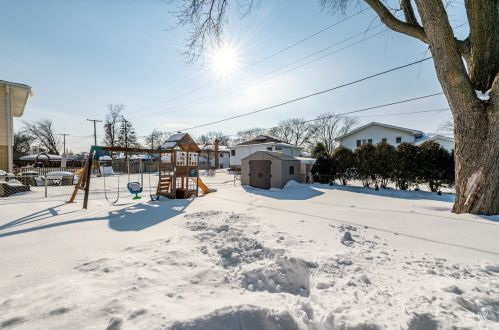 828 Stratford Ave, Elmhurst IL 60126-4651 exterior