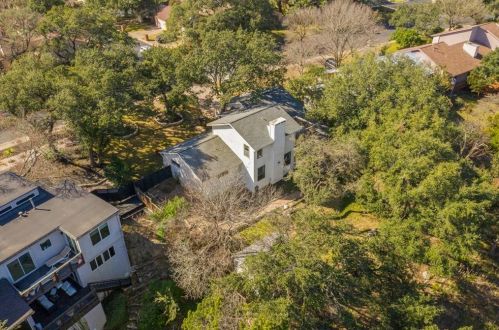 8409 Adirondack Trl, Austin TX 78759-7935 exterior