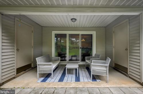 15 Pagoda Ct, Trenton NJ 08648-4830 exterior