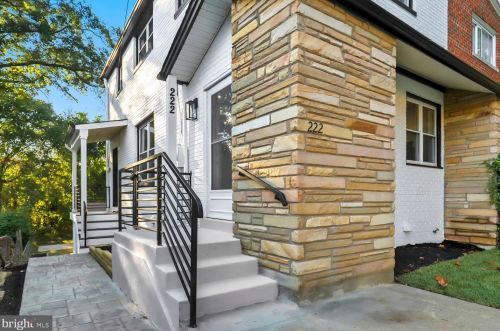 222 Taylor Run Pkwy, Alexandria VA  22314-4932 exterior