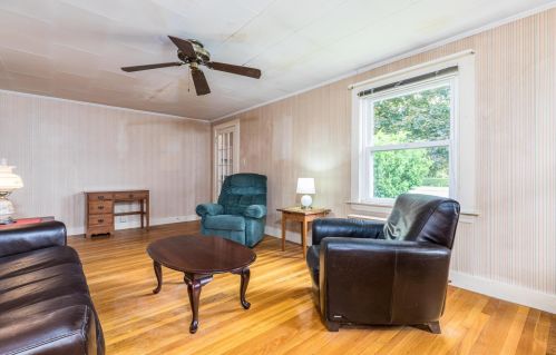 374 Washington St, Dover NH 03820-3635 exterior