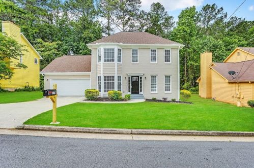 3174 Palm Tree Dr, Lithonia GA  30038-2360 exterior