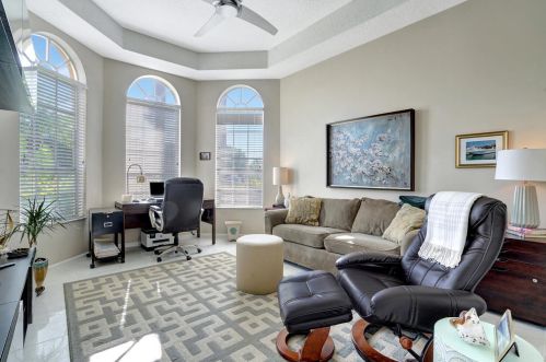 8211 Muirhead Cir, Boynton Beach FL 33472-5064 exterior