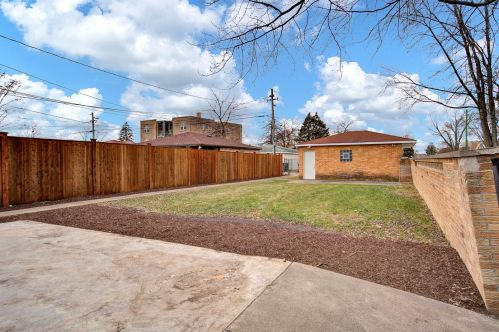 8500 Calumet Ave, Chicago IL 60619-6026 exterior