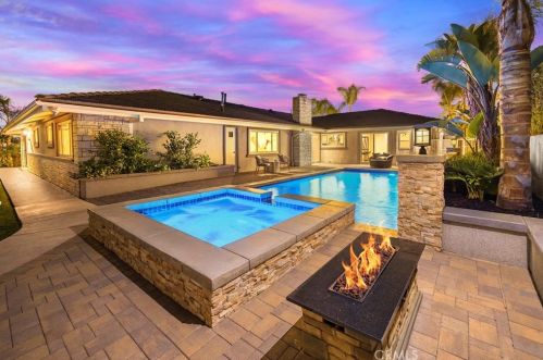 1347 Dana Pl, Fullerton CA  92831-1108 exterior