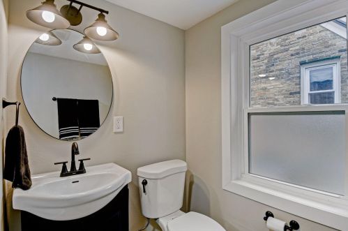 2908 77th St, Milwaukee WI  53222-5016 exterior