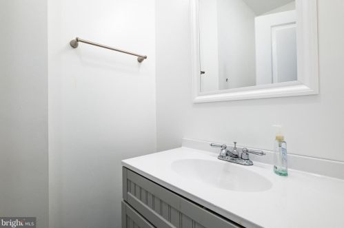 1725 Marshall St, Philadelphia PA 19120-0037 exterior