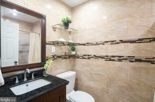 8122 Dorcas St, Philadelphia PA 19111-4112 exterior