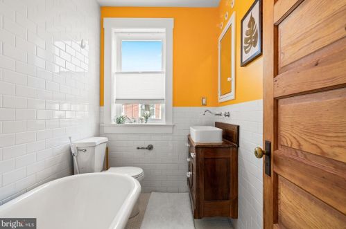 761 Hobart Pl, Washington DC 20001-3811 exterior