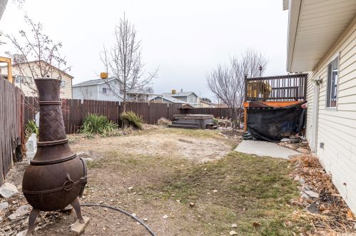 5566 Bluevail Ct, Taylorsville UT 84081-5226 exterior