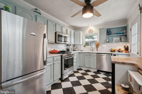 828 Judson St, Philadelphia PA  19130-1922 exterior