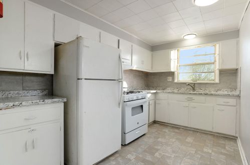 202 Leonard St, Grand Rapids MI 49503-0010 exterior