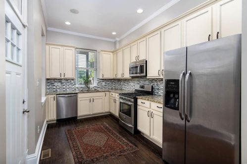 2112 Sidney St, Saint Louis MO 63104-2834 exterior