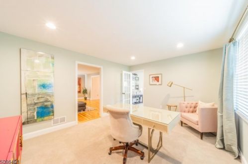 2 Arrowsmith Dr, Bridgewater NJ  08807-3801 exterior