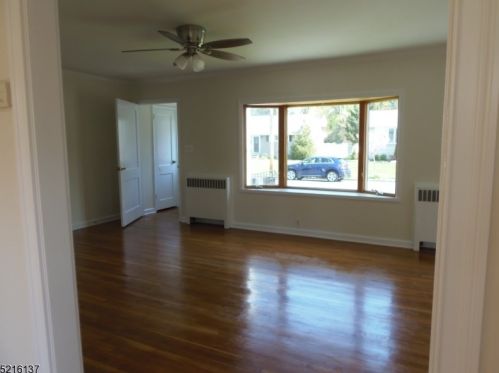 135 Hawthorne Ave, Springfield NJ  07081-2205 exterior