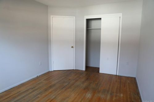 3217 Gunther Ave, Bronx NY 10466-2037 exterior