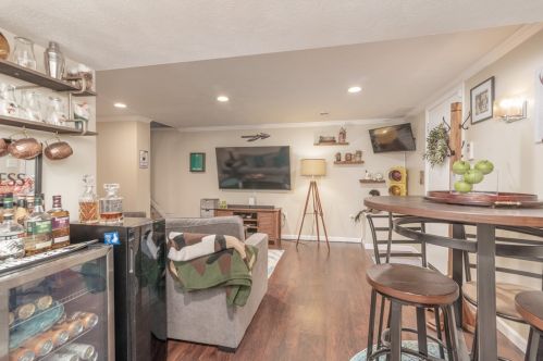 5160 Curry Rd, Pittsburgh PA 15236-2541 exterior