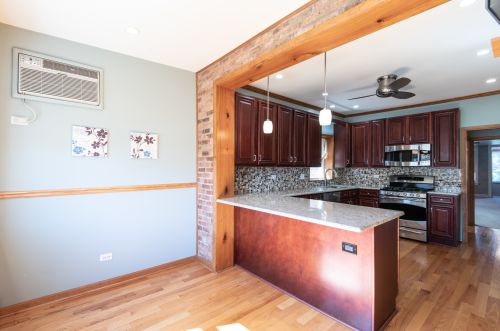 3621 Whipple St, Chicago IL 60655-2328 exterior